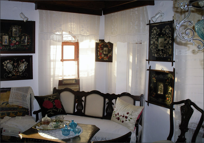 Inside the Asdrania house in Chora